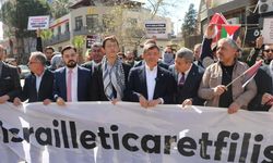 Davutoğlu, Denizli'de İsrail protestosuna katıldı