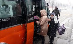 Erzurum'da kar yağışı; 147 mahallenin yolu ulaşıma kapandı