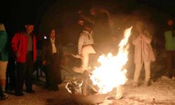 İranlı turistler nevruz ateşini Palandöken'de yaktı