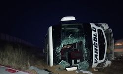Kırşehir'de yolcu otobüsü devrildi: 15 yaralı