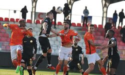 Ümraniyespor, Adanaspor'u iki golle geçti