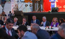 CHP Lideri Özgür Özel, yurttaşlarla iftar yaptı
