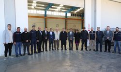 İzmir Valisi Elban Torbalı’daki fabrikaları ziyaret etti