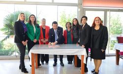 CHP Bayraklı adayı Önal, ‘Eşitlik Politika Belgesini’ imzaladı