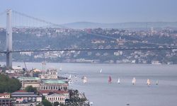 İstanbul Boğazı'nda gemi trafiği yat yarışları nedeniyle durdu