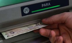 Adana'da Göz Kamaştıran Bir Hırsızlık Olayı... Banka Çıkışında Takip Edip Büyük Bir Miktarı Çaldılar