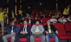 Urla Fenerbahçeliler Derneği’nden çocuklara sinema keyfi