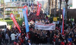 İzmir’de 6 bin işçi eylemde: ‘Emekçinin sesi duyulmazsa hayat durur’