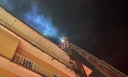 Dört katlı otelde yangın