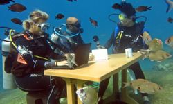 Fethiye'de dalgıçlar su altında temsili turizm değerlendirme toplantısı yaptı