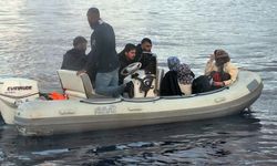 Sürüklenen bottaki dokuz kaçak göçmen kurtarıldı