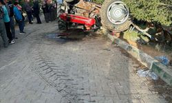 Traktörün devrilmesi sonucu sürücü öldü, eşi yaralandı