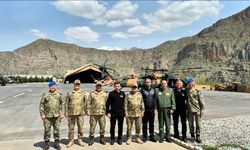 2'nci Ordu Komutanı Tokel ile Selçuk Bayraktar'dan Hakkari'deki askerlere ziyaret