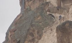 Balayı için geldiği Kapadokya'da, tarihi kalede 3 metreden düşüp ayağını kırdı