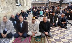 Bursa'da vatandaşlar Ulu Cami'ye akın etti