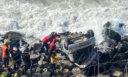 Denize uçan otomobilin sürücüsü öldü
