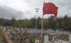 Depremin vurduğu İslahiye’de arife gününde mezarlıklar dolup taştı