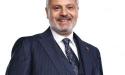 Hatay Büyükşehir Belediye Başkanı AK Parti'li Öntürk, mazbatasını aldı
