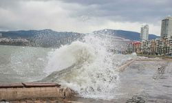 İzmir'in kuzey ve batı ilçeleri için fırtına uyarısı