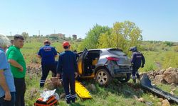 Mardin'de şarampole yuvarlanan otomobilin sürücüsü ağır yaralandı