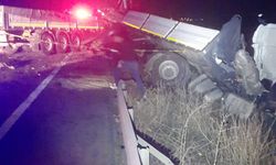 Niğde'de korkunç kaza: Kafa kafaya çarpan sürücüler öldü