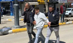 Van’da Protestolar Sırasında Gülümseyen Genç, Muhammed Orhan Tutuklandı
