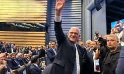 İYİ Parti’de ‘İzmirli’ Başkan dönemi! Müsavat Dervişoğlu Genel Başkan seçildi