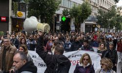 Yunanistan'da emekçiler ayakta! Genel greve devam
