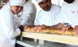 Rekor Kırıldı! Dünyanın En Uzun Ekmeği Yapıldı!
