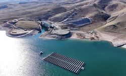 Baraj, göl ve göletlere de yüzer güneş enerjisi santrali kurulabilir