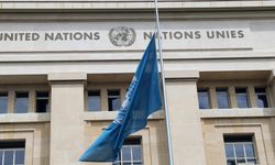 BM, bayrağını yarıya indirdi