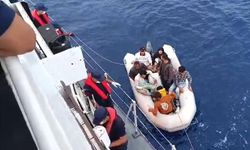 İzmir açıklarında 17 kaçak göçmen yakalandı