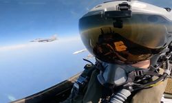 Türk Hava Kuvvetleri'nden Kıbrıs'ın güneyinde eğitim uçuşu
