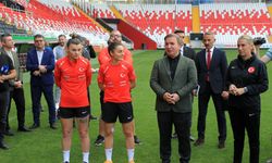A Milli Kadın Futbol Takımı, Erzincan'da hazırlıklarına devam etti