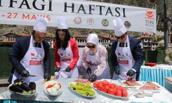 Amasya’da, Türk Mutfağı Haftası'nda vali ve belediye başkanı önlükleri takıp  “Şehzade Kebabı” yaptı