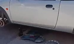 Ankara'da park halindeki 20 otomobilin lastikleri bıçakla kesildi