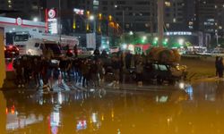 Ankara'da sağanak etkili oldu; alt geçitler ve caddeler suyla doldu, sürücüler zor anlar yaşadı