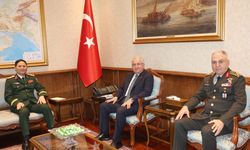 Bakan Güler, Vietnam Genelkurmay Başkan Yardımcısı Son ile görüştü