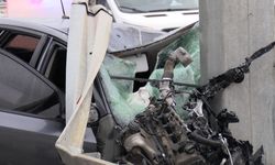Bariyerlere çarpan otomobilin sürücüsü öldü