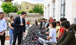 Derik'te 73 öğrenciye bisiklet hediye edildi