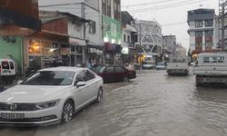 Konya'da cadde ve sokaklar suyla doldu