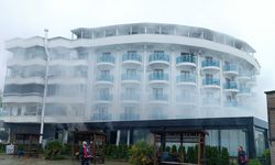 Oteldeki yangında 10 kişi dumandan etkilendi