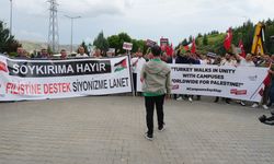 Siirt’te, ABD ve Avrupa’da Filistin için eylem yapan üniversite öğrencilerine destek yürüyüşü