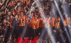 Şampiyon Galatasaray kupasına kavuştu