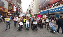 CHP Karşıyaka’dan engelliler için farkındalık yürüyüşü