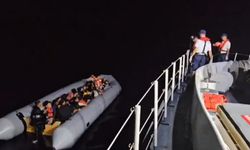 İzmir açıklarında 23 kaçak göçmen yakalandı