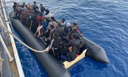 İzmir açıklarında 55 kaçak göçmen kurtarıldı