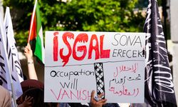 İzmir'de üniversite öğrencileri, İsrail'i protesto etti
