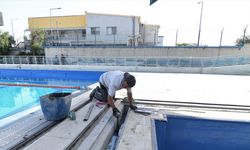 Bornova'da açık havuz yaza hazır
