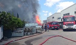 Gebze'de boya fabrikasında yangın